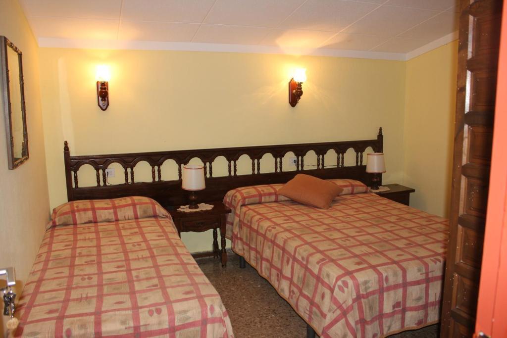 Can Carreras Albanya Zimmer foto